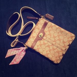 Authentic Signature Coach cross body bag